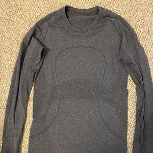 Lulu Lemon long sleeve swifty tech